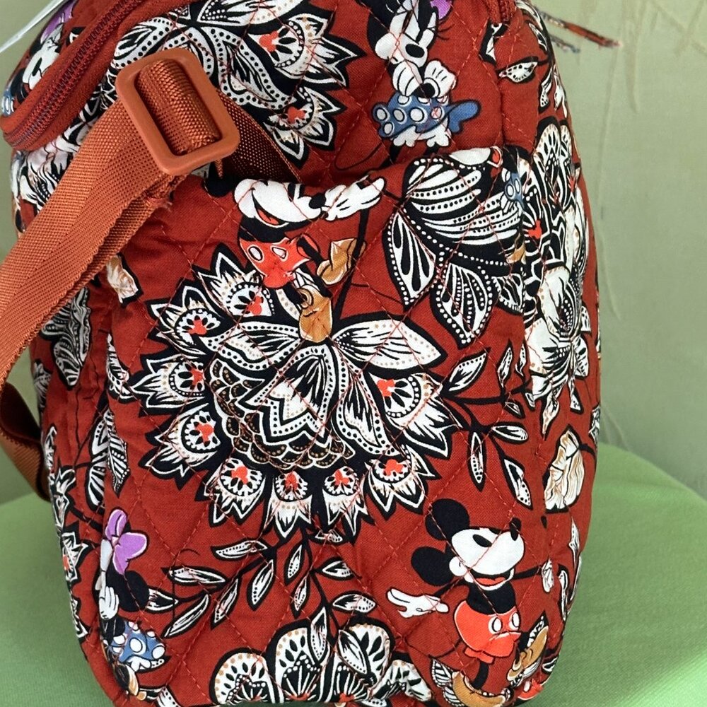 VERA BRADLEY DISNEY LUNCH CROSSBODY BAG :NWT MICKEY & MINNIE'S FLIRTY FLORAL - Picture 4 of 16